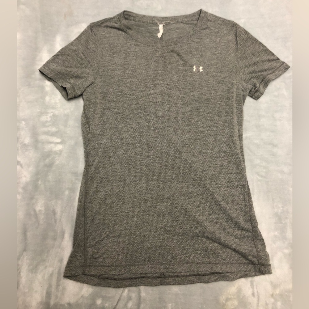 🌻Under armor grey workout shirt